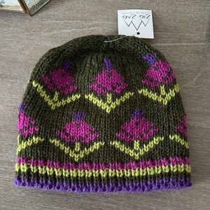 Knit Beanie with Tulips Pattern
